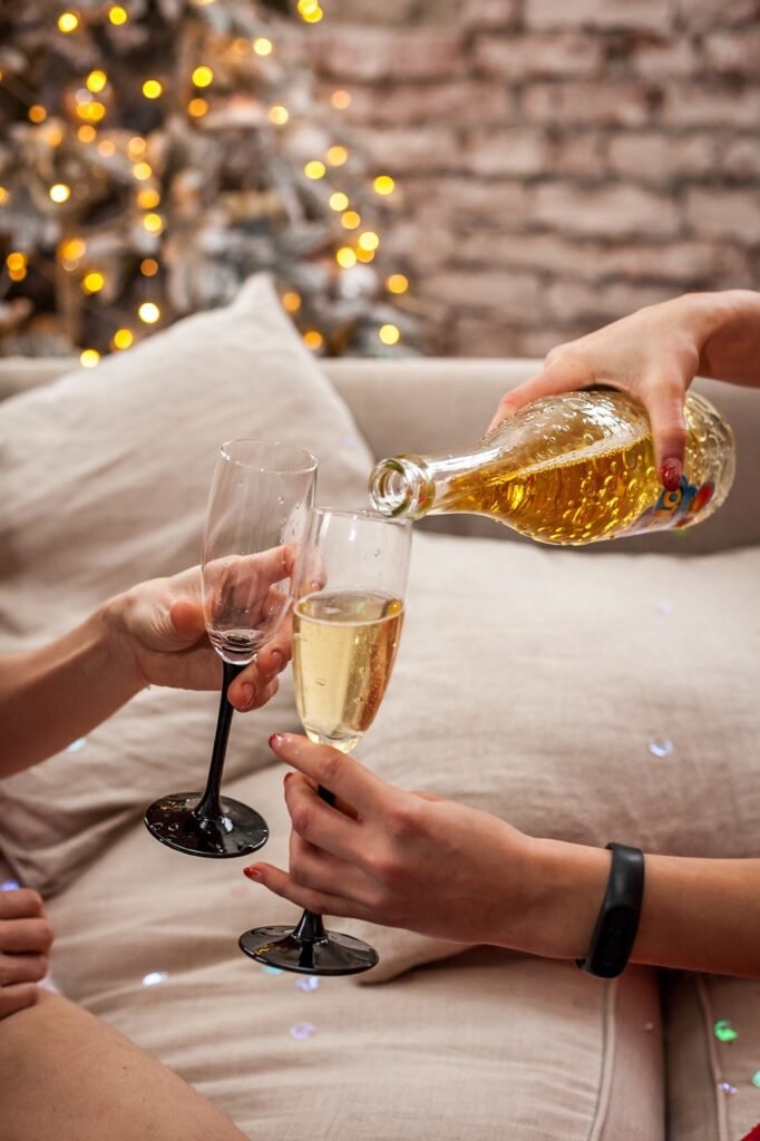 Foods That Are Toxic To DOGS! - BE INFORMED 25 champagne, glasses, bottle