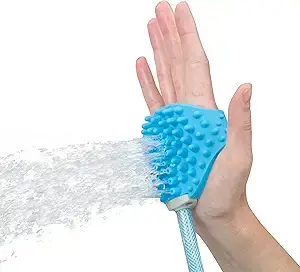 🚿 Aquapaw Pet Bathing Tool – A shower sprayer and scrubber in one! Makes bath time easy and mess-free.