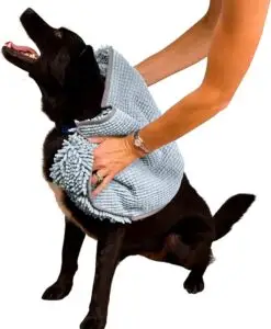 Super Shammy Dog Towel, Washable Microfiber Dog Towels for Drying Dogs and Cleaning Paws, Fast-Drying Dog Bath Towel with Hand Pockets